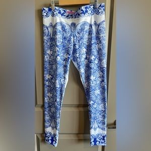 Beautiful Genius by Jordan Piantedosi- possum leggings size L